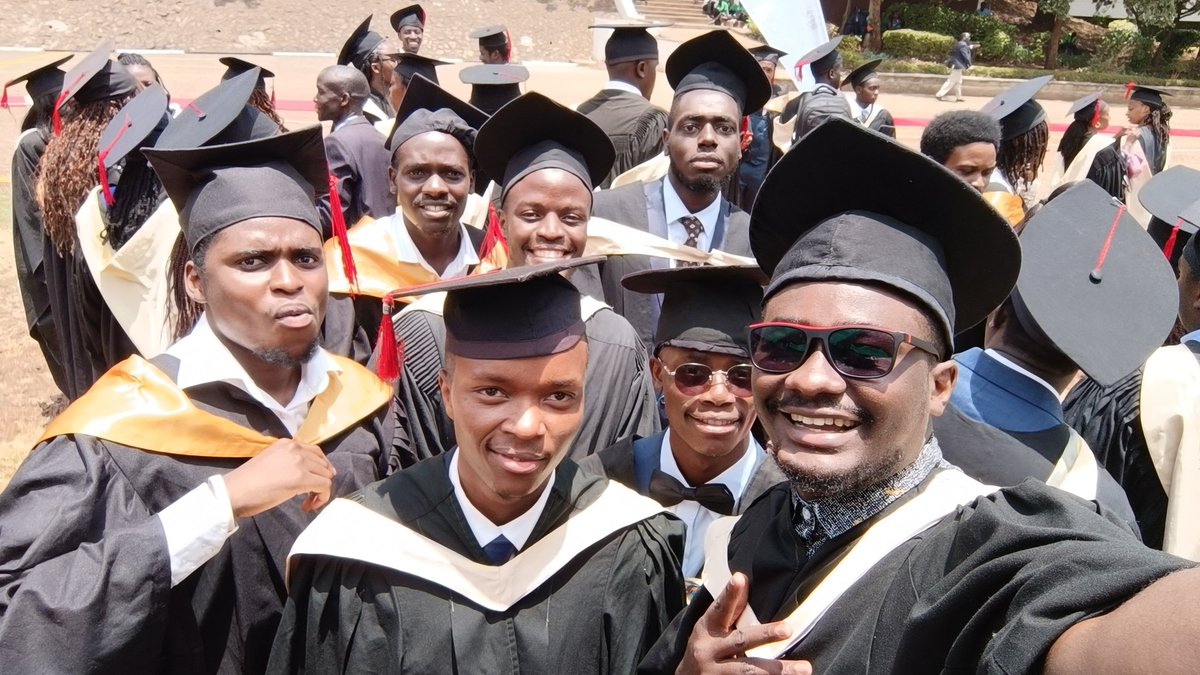 muli_eriq's tweet image. Now I Give you the power  to call and address me as Engineer.Muli 😅
Cc : @_jumaallan

#UoNClass2023