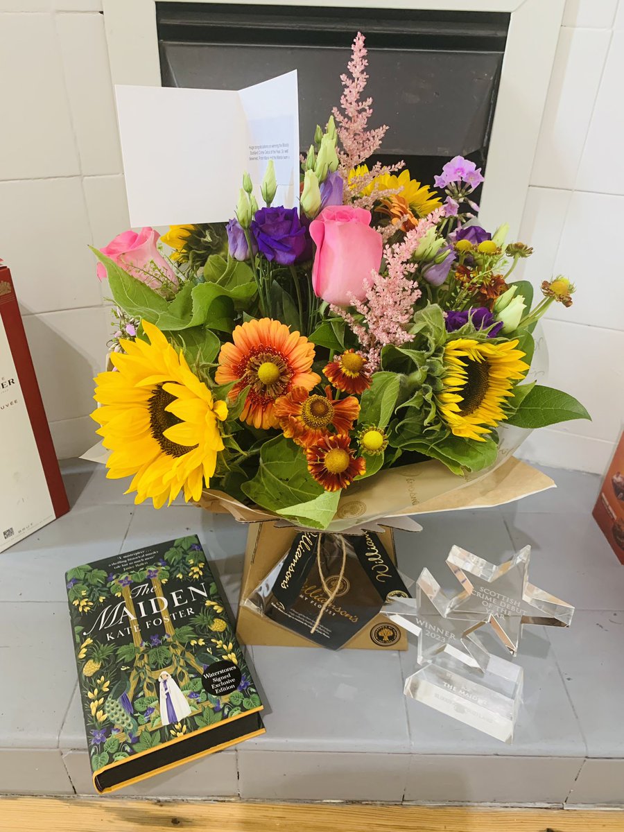 Beautiful flowers from @MantleBooks with congratulations for winning the @BloodyScotland Debut Prize. Thank you Team Maiden #themaiden