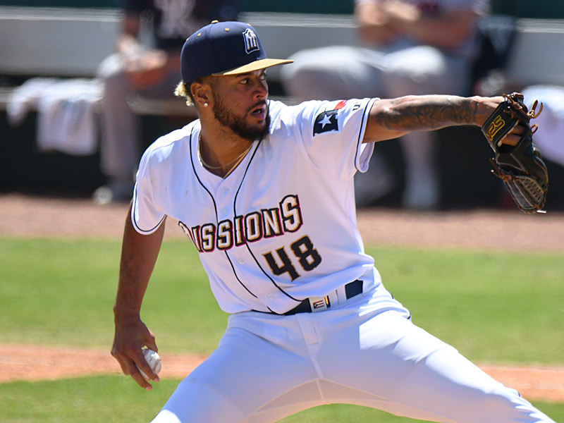 ProspectJP's tweet image. SDがホセ・エスパダ（RHP）をコールアップ。コントロール良くキレの良いストレートとカーブを投げ下ろす本格派として高評価。TORではトッププロスペクトもコンディション不良もあり目立たないパフォーマンス止まり。23年は2A-3Aでキャリアハイの83.1IPにプレー。2.81ERA &amp;amp; 110Kをマーク。 #mlbjp