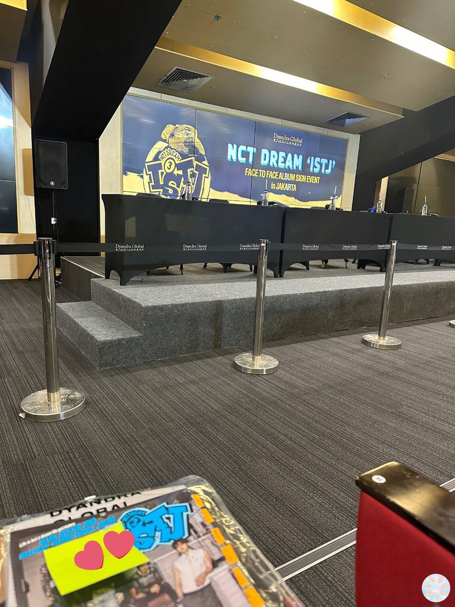 NCTDreamINA's tweet photo. /DREAMIES STAN NANGIS JANGAN 😭😭😭😭😭 cr : jnalrn https://t.co/fqo3BqEHmz