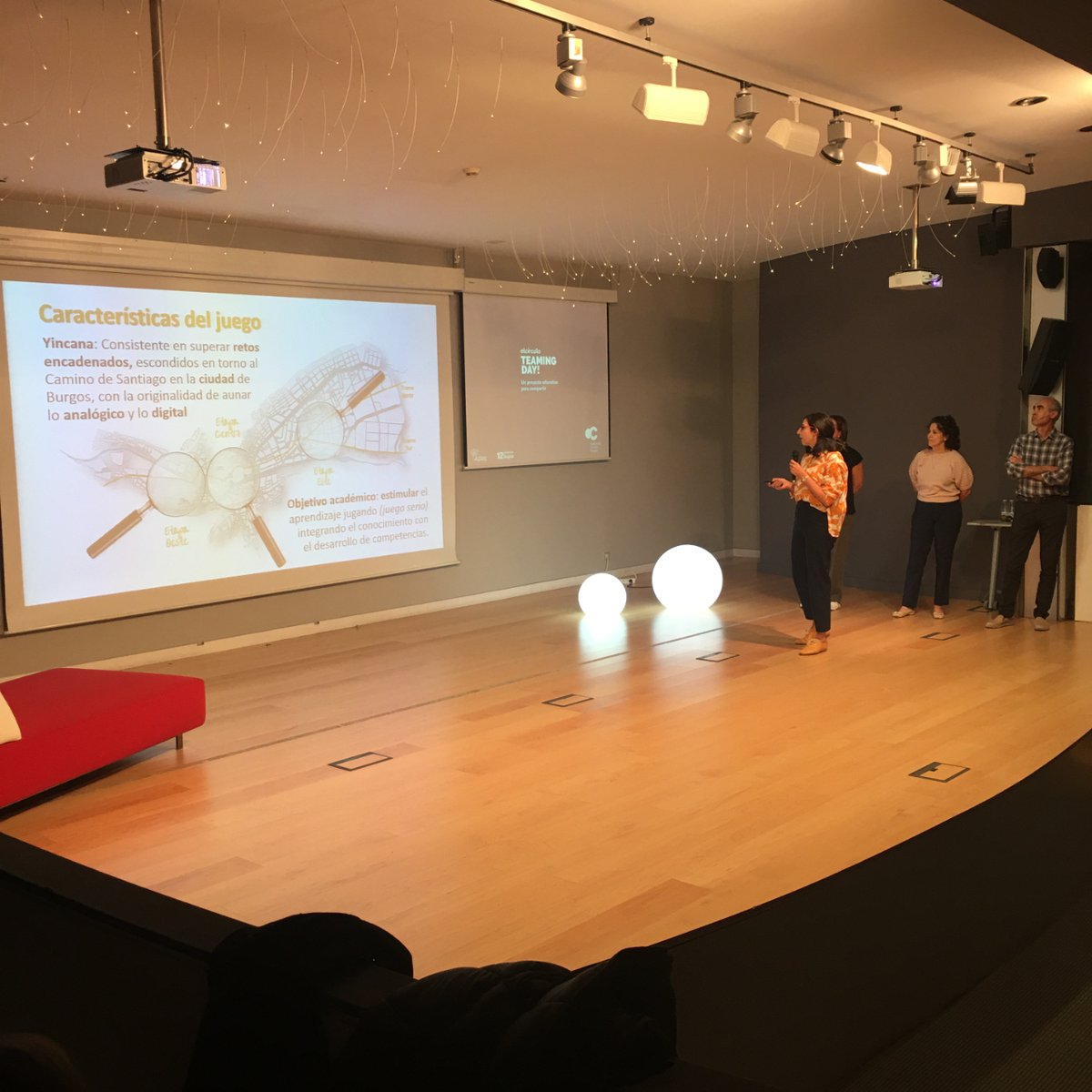 teamingday's tweet photo. El equipo de "Escape Urbano" en acción.
Una emocionante aventura que une lo físico con lo digital usando como hilo conductor "El Camino de Santiago" y que se juega en 3 macro etapas.
Veamos que nos queda por descubrir.
#teamingday https://t.co/6PbwKzWqpa