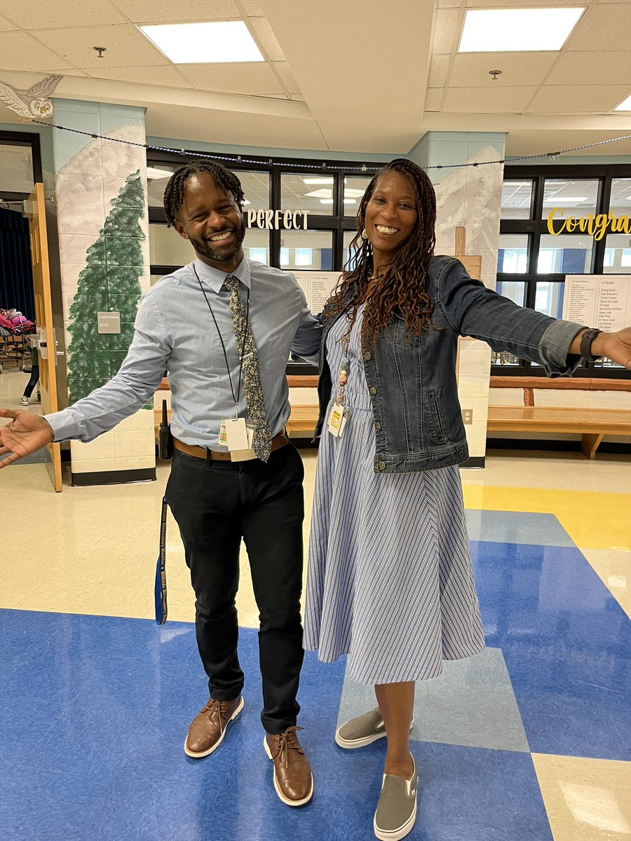 When you’ve been working together for years, you start to coordinate automatically! #GreatMinds 😃 w/ AP Extraordinaire Rashidah Thomas