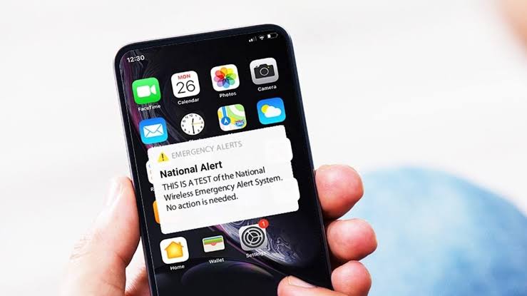 OneilyNews's tweet photo. An emergency alert will be sent to every mobile phone, TV on October 4th in US.

The message are nationwide part test of the Emergency Alert System (EAS) and Wireless Emergency Alerts.

Tests will ensure the continuing the system to be effective means of warning about emergency. https://t.co/biUf1fsudd