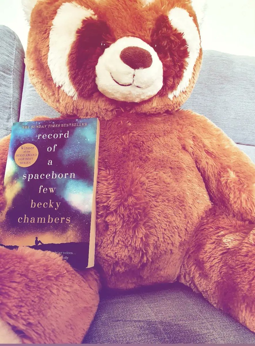 Lhisbei's tweet image. Nouvelle participation au #SummerStarWars #SSW Andor du RSF Blog : Record of a spaceborn few/ Archives de l&apos;exode, un roman de Becky Chambers chroniqué par @Lecturesdupanda buff.ly/3PLT7CA