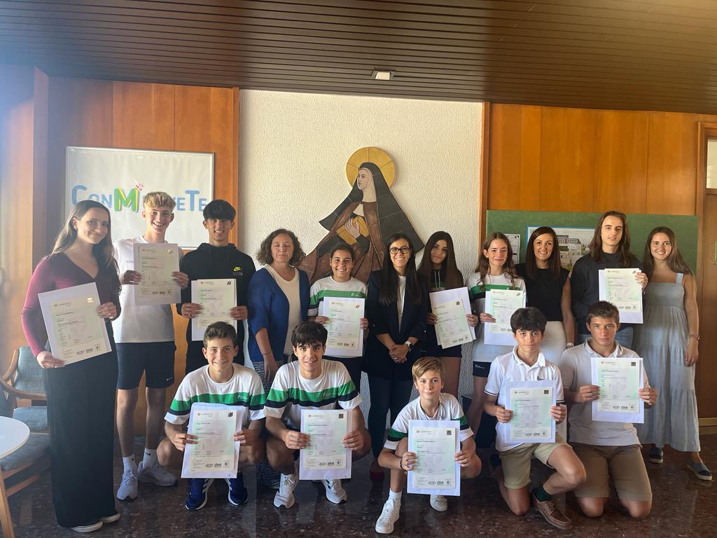 Entrega de los títulos de los exámenes de Cambridge.

#Cambridge #Prueba #Inglés