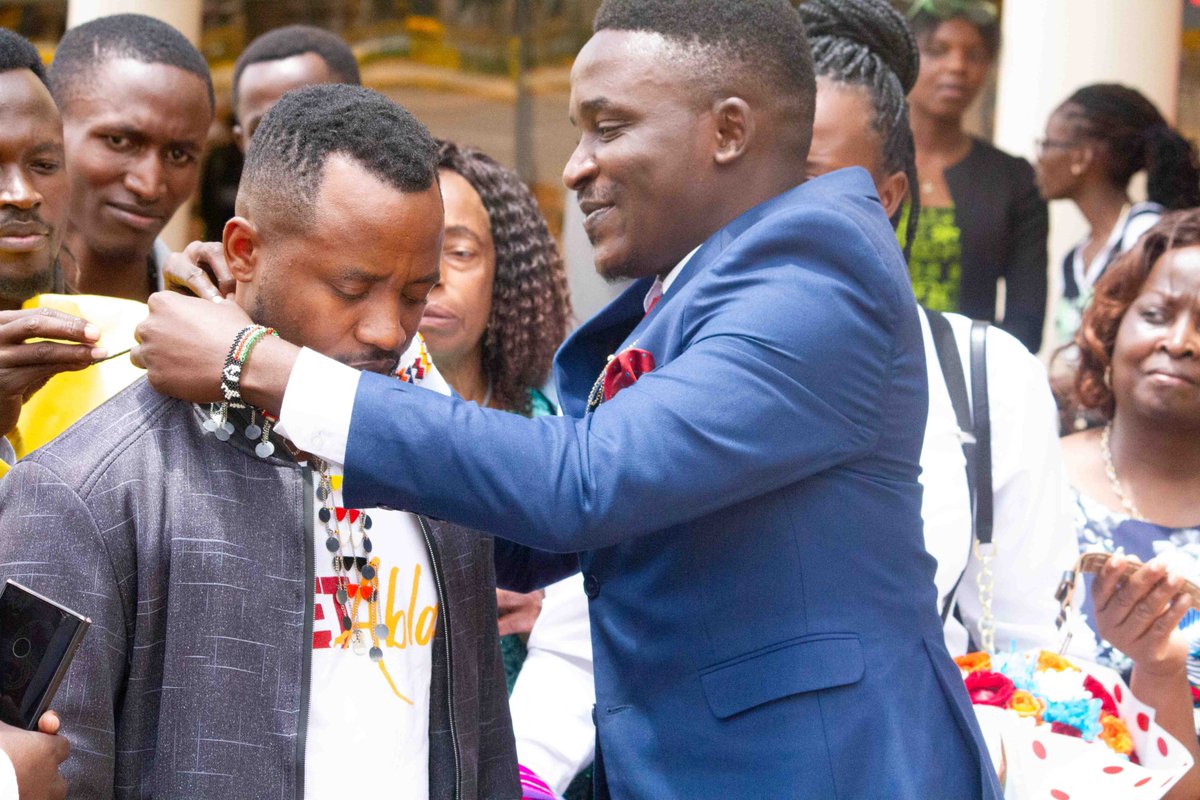 PBKagyezi's tweet photo. Prophet Brian Kagyezi was warmly welcomed by a multitude of people at the Jomo Kenyatta International airport ahead of the 2-day prophetic conference.
Join us at 680 Hotel, 4 pm, Muindi Mbingu street as we kickstart  for day 1 of the conference. #KenyaPropheticTour #GodSpeaks https://t.co/Hrb4az1JnL