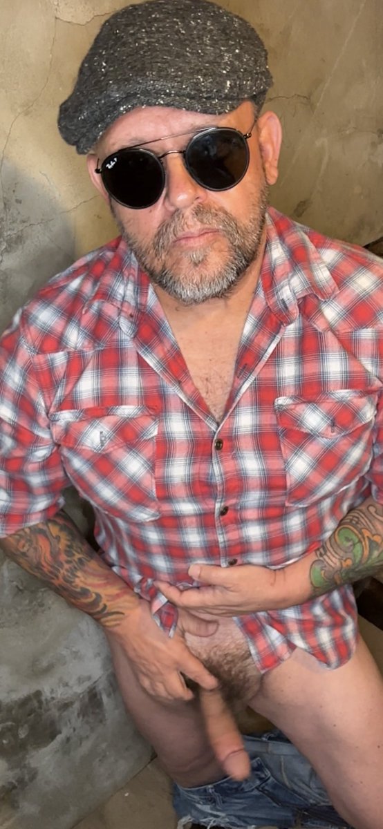 RT if you want his cock in your Mouth!
