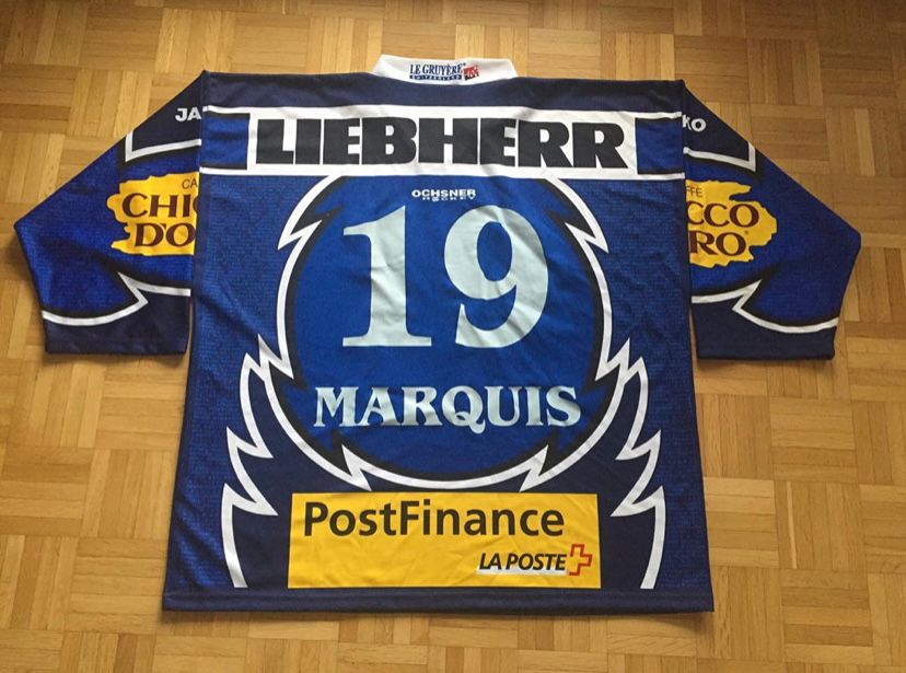 Maillots.ch (@maillots_ch) on Twitter photo Heute Abend spielt <a href="/FrGotteron/">Fribourg-Gottéron</a> gegen <a href="/officialGSHC/">Genève-Servette HC</a> das erste Mal seit der Saison 2003/2004 wieder in Blau! Heute Abend spielt <a href="/FrGotteron/">Fribourg-Gottéron</a> gegen <a href="/officialGSHC/">Genève-Servette HC</a> das erste Mal seit der Saison 2003/2004 wieder in Blau!