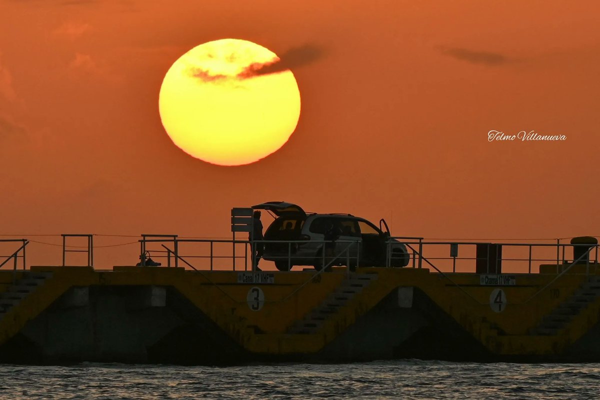 Stingrayvilla's tweet photo. Let us end this week with a Cozumel sunset. Please leave a π below.
.
.
#airbnbcozumel #airbnbhost #islacozumel #cozumelmexico #cozumel #airbnbfun #airbnbphoto #airbnblife #airbnbtravel #airbnbmexico #airbnbsuperhost #airbnbhome #cozumeldiving #cozumelisland #teamboostly https://t.co/XVRT2wkXqY