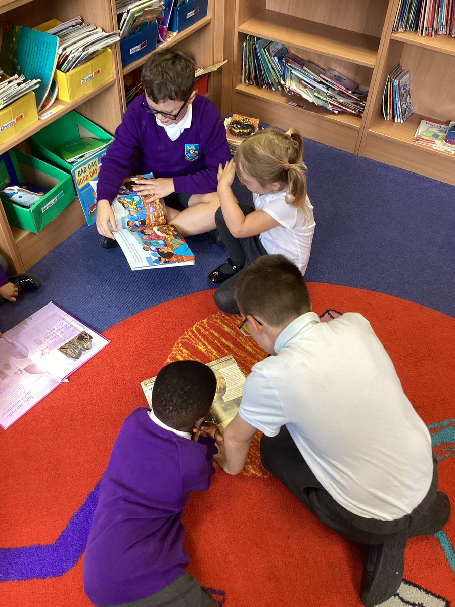 ourladyqop's tweet photo. Thank you Year 5 for teaching Reception class how to use our School Library #OLQPReception #OLQPReading 💜Supportive💜 https://t.co/8GXFYpZtgt