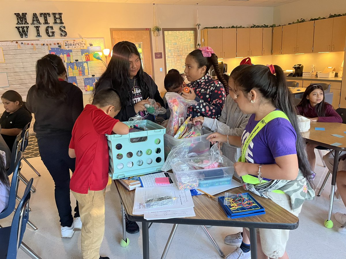 Andrea Strom tweet media