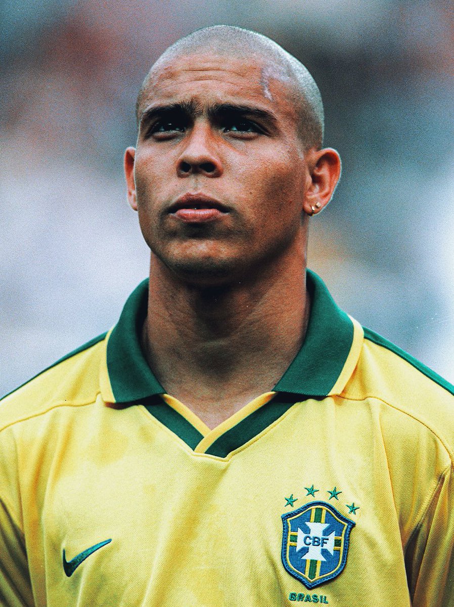 In 1997, at 21 years and 92 days old, Ronaldo became the youngest player in football history to win the Ballon d'Or. O Fenômeno still holds this record.