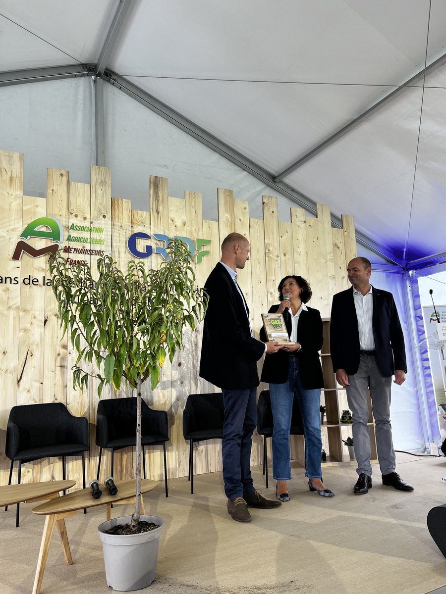 Fêter les 10 ans de la Methanisation agricole en injection chez les frères Quaak en Seine et Marne, c’est mesurer l’esprit d’entreprise des agriculteurs, acteurs des transitions et leviers de la planification écologique. ⁦Bravo à eux ⁦<a href="/FNSEA/">La FNSEA</a>⁩