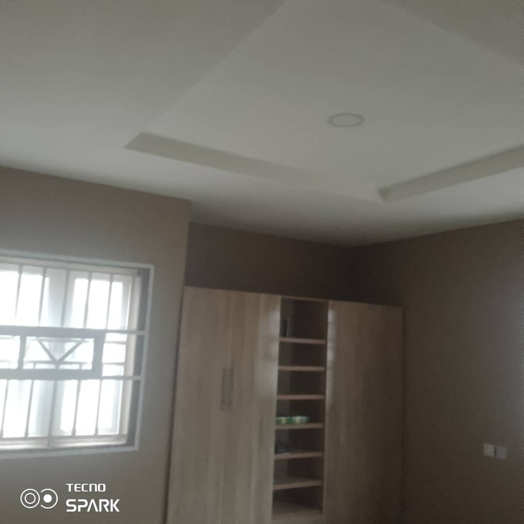 topeedward's tweet photo. TO LET: ONE BEDROOM SELF-CON 
- Secure Environment
- Spacious Room
- Fitted Kitchen
- Modern Fitted Toilet
- Wardrobe
- Spacious Compound

 📍 Adebomi pipeline Ayegun Oleyo road, Ibadan.

Rent: N350,000 p.a

Contact Tope Edward Realty on 0807557926,09029063331 for inspection. https://t.co/3FsxStBEt3