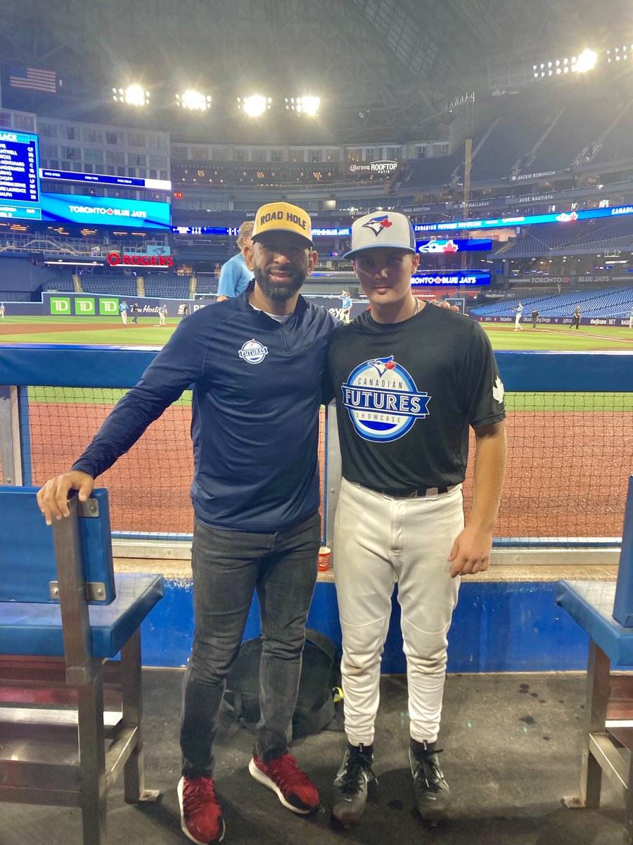 Exciting surprise visit from Jose Bautista at the Canadian Futures Showcase. 

Grateful for the opportunity for all of these young Canadian athletes to be showcased at the Rogers Centre.

#TBJFutures 
⁦@NoahCantwell⁩
⁦@BlueJaysAcademy⁩