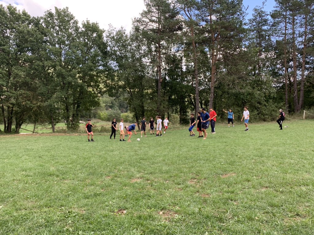 CourGemma's tweet photo. Segon dia a Campdevànol. Un dia fantàstic a plena natura. Hem gaudit molt amb els alumnes de 2ESO @INS_Pla_Marcell  i els monitors @EstiulaA Ja tenim els autocars carregats i aviat sortirem cap a Cardedeu. https://t.co/iPg7El59KV