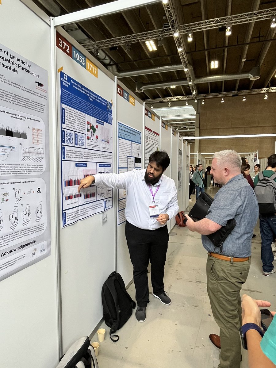 Happy #PostdocAppreciationWeek to all the postdocs out there moving science forward, and especially to our own <a href="/ThiagoPeixotoL/">Thiago Peixoto Leal</a>, seen here in his natural habitat, talking about local ancestry.
THANK YOU for all you do!!