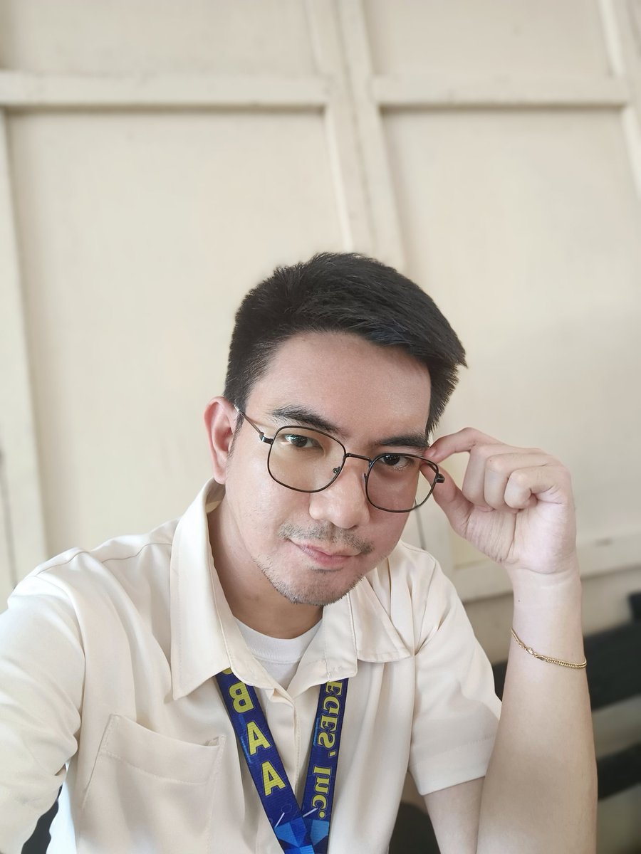 aejayjuance06's tweet photo. Working Student 💙🖤 https://t.co/7aO4ph9hE0