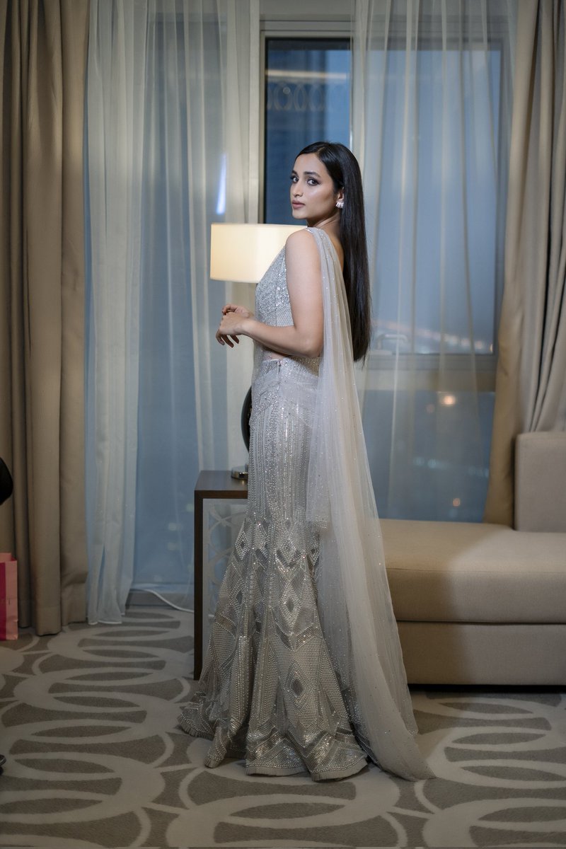 SrinidhiShetty7's tweet photo. Sparkle &amp; shine ✨️🤍 https://t.co/yKIuNmpNqV