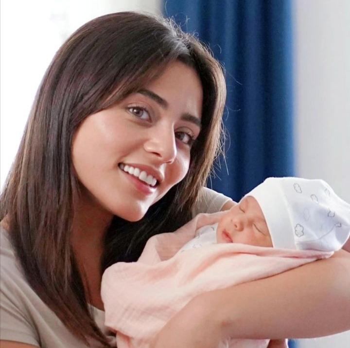 KızılcıkŞerbeti 2 ve 3.bölümü kaçırmayın diyorum… Dedim valla ben izlerim sizleri bilemem

#SılaTürkoğlu SılaTürkoğlu 
#KızılcıkŞerbeti KızılcıkŞerbeti