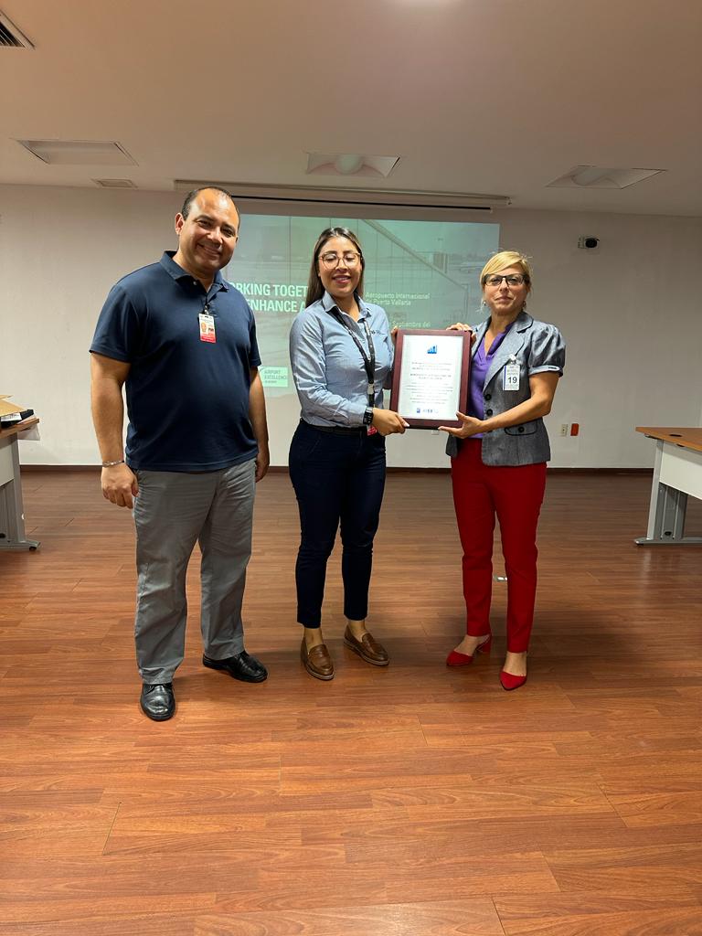 ACIWorld's tweet photo. 📷 Happening this week: An APEX in Security review at Aeropuerto Internacional de Puerto Vallarta, operated by @aeropuertosGAP, in  Mexico.

🔗 KNOW MORE ABOUT APEX REVIEWS: https://t.co/ftxkJNFRHC

@icao  @Aeropuerto_AAG @yulaeroport @flyLAXairport @stjohnsairport https://t.co/lefiUqVEzX