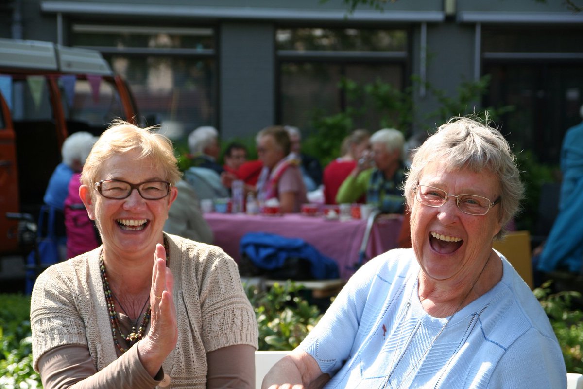 Samen is leuker, dat weet iedereen. Wandelen, fietsen of samen een museum verkennen. Ontmoet buurtgenoten in het <a href="/Vraagelkaar/">vraagelkaar</a> Café op vrijdag 29 september in het gemeentehuis. ➡️Meer informatie: vraagelkaar.nl/cafes