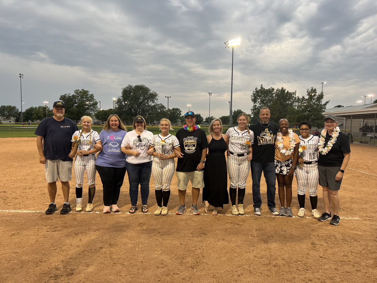 Lincoln Southeast Softball tweet media