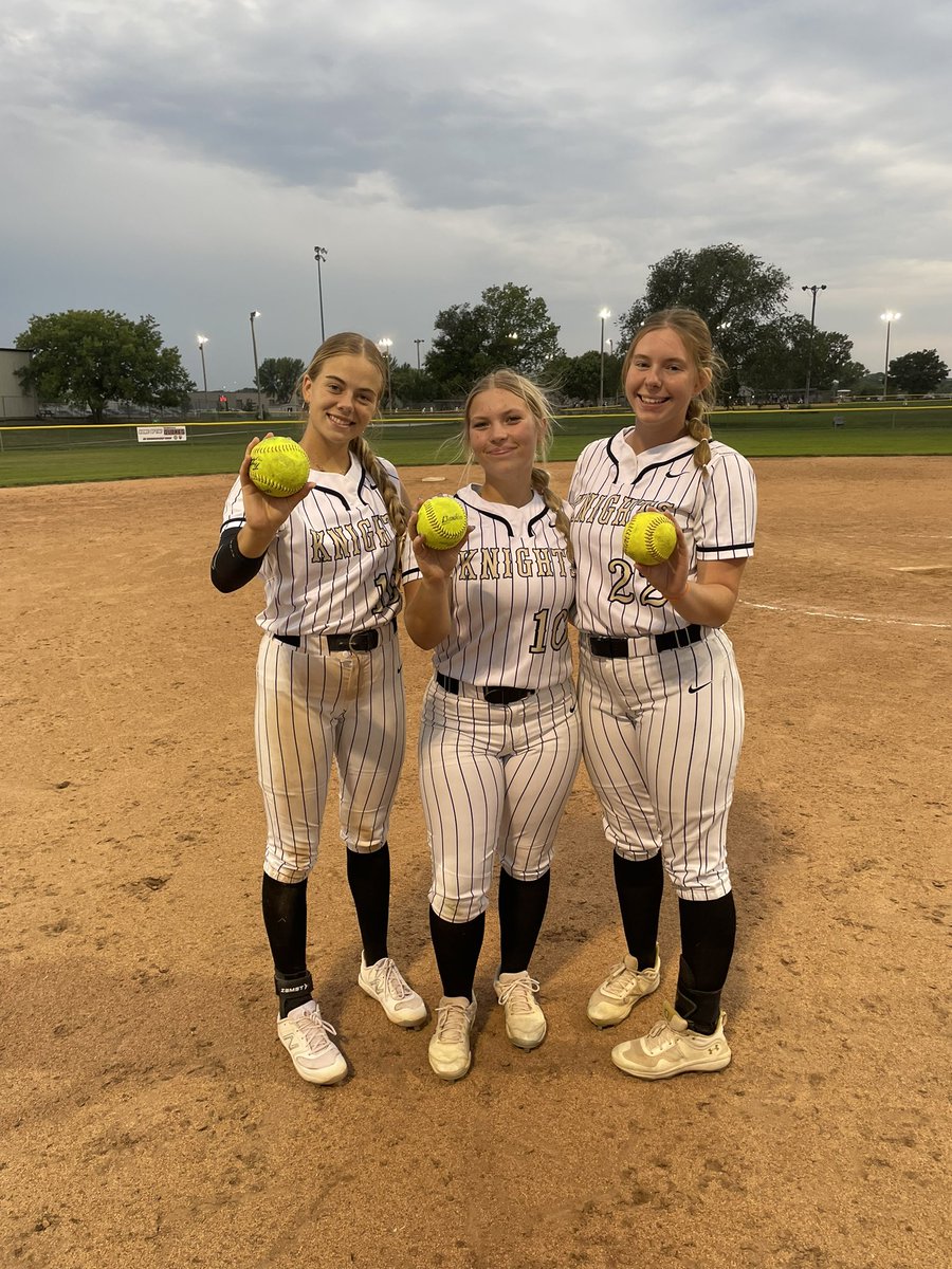 Lincoln Southeast Softball tweet media