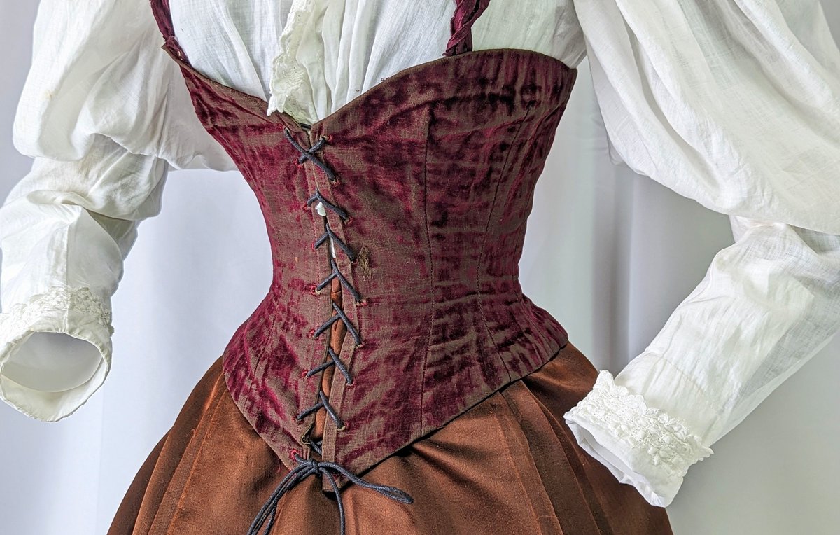 これは、コルセット？ いいえ、「スイス・ウエスト」です 今回は、1860