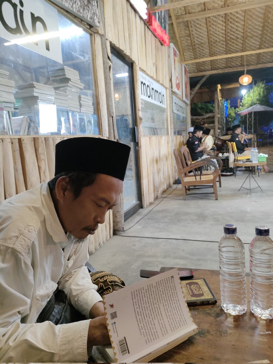 ShallaLlah 'alaih wa alih wa shahbih wa ummatih