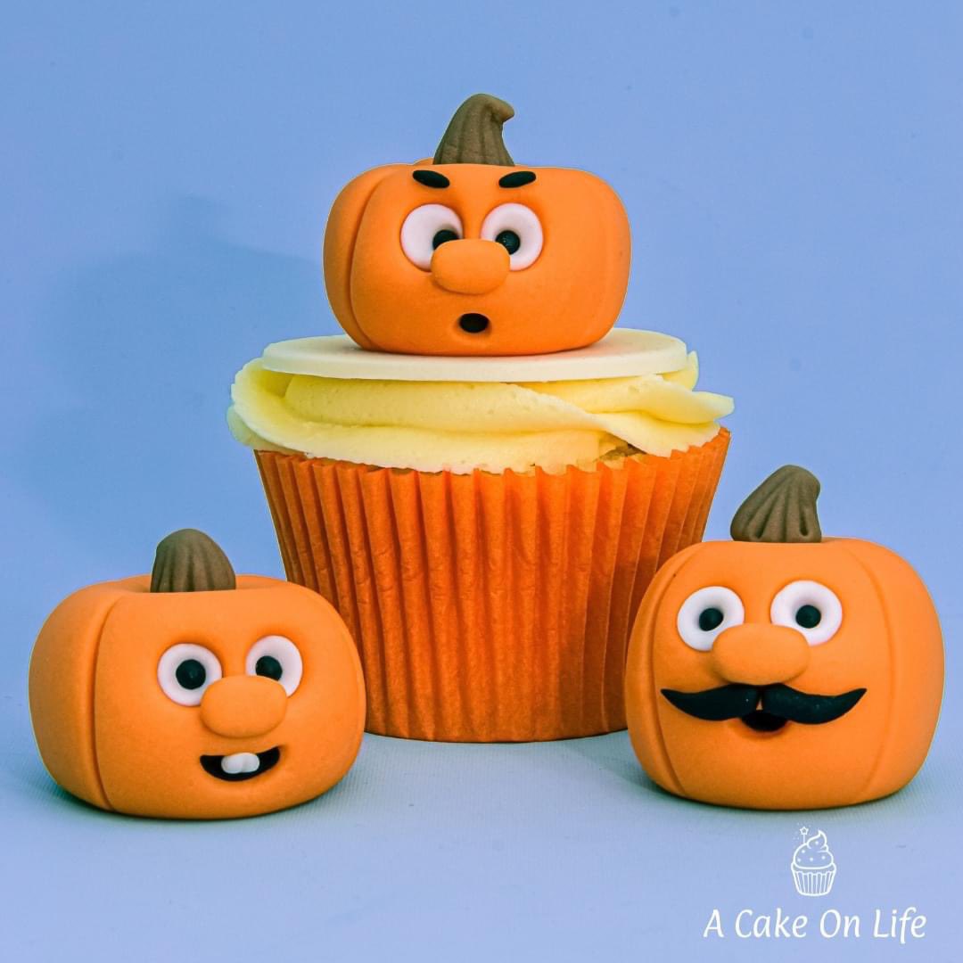 Hi everyone, sharing my fun pumpkin cake topper tutorials. Hope you like them. Link to to the free tutorial below. 😊
youtu.be/tTKKlNyWM0s