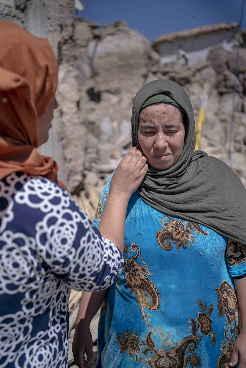 Au Maroc pendant quelques jours, j'ai collaboré avec la super @Evatapiero. Un de sujets qui m'a le plus tenu à coeur était sur le traumatisme : comment continuer à avancer alors qu'on a tout perdu ? lapresse.ca/international/…