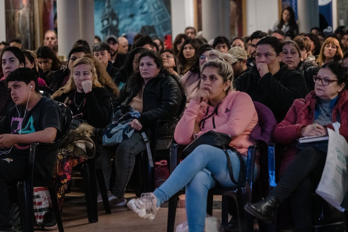 CascallaresPJ's tweet photo. Participé del Curso de Socorrismo organizado por la @unaboficial y nuestro programa solidario @causacomunbrown que incluyó el abordaje de temáticas como Socorrismo, Primero Auxilios, RCP + DEA y prevención de accidentes.

#BrownCrece cuidando a nuestra gente https://t.co/tGn9YpA1hA
