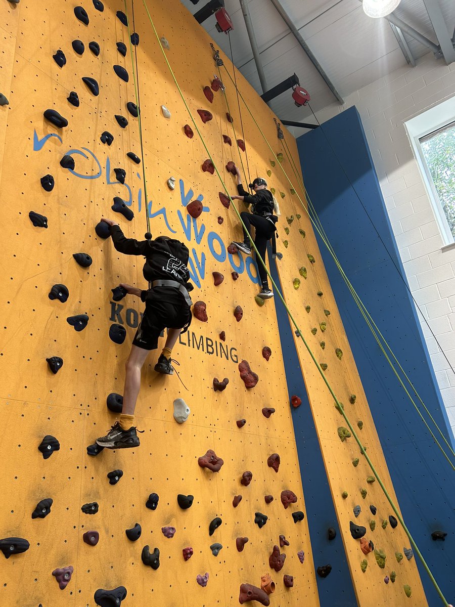 Year6TSP's tweet photo. They got to the top ! But can they do it with a blind fold on ?#ValleyGroup https://t.co/pMTkgoYSF6