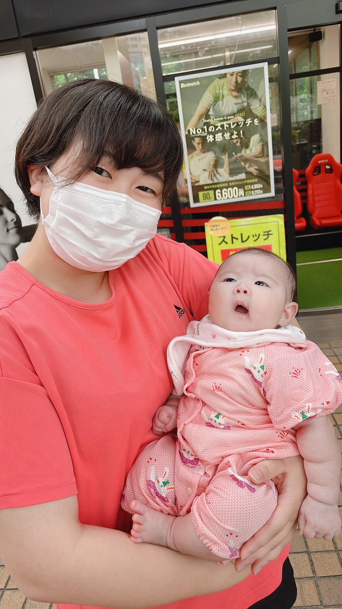 aripei124's tweet photo. 娘👶🏻連れて御茶ノ水店とヤエチカ店にご挨拶✨
みんなに抱っこしてもらえて幸せだったね👶🏻💓
お忙しいところありがとうございました！！

＠stretch_togo 
@Drst_itsu 
@hkyo_919 
@yasujapan1031 
＠kanata_stretch 
＠amiiiilynx 
＠yaesu_kaneko https://t.co/mrTJK2istA
