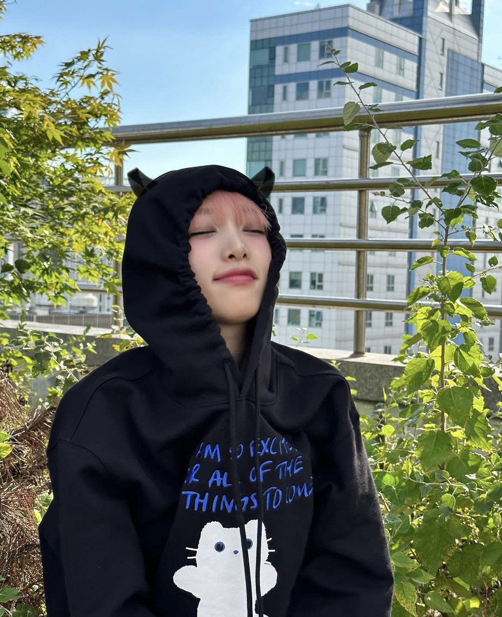 choi yena pics tweet media