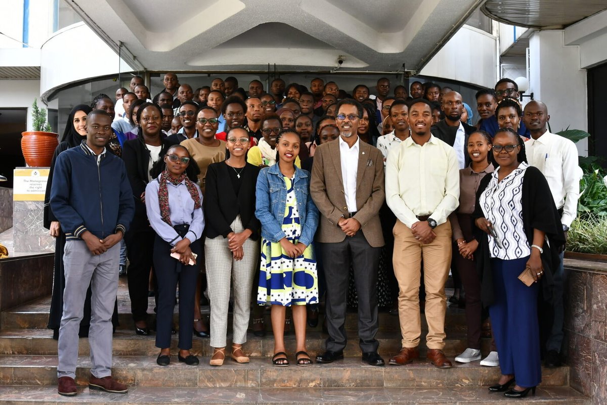 IDeAL_KEMRI_WT's tweet photo. It’s a successful wrap for the #IDeAL2023-24 Career open day! Great engagement, interactions &amp; exciting discussions with future #AfricaResearchLeaders. We will soon announce the 2023/24 PGD cohort! https://t.co/VD8oeT5CJZ