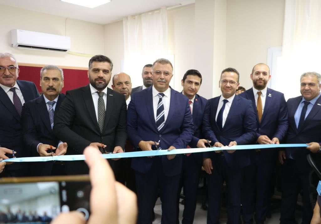 gencmusiad33's tweet photo. Mersin Başsavcılığı ve Genç MÜSİAD Mersin iş birliğiyle Şehit savcı Selim Kiraz adına Bilişim sınıfı açılışı gerçekleştirildi. Açılışımıza Başsavcımız Tolgahan Öztoprak, MÜSİAD Mersin Başkanımız Sait Kayan ve Genç MÜSİAD Mersin Başkanımız Mustafa Işık katılım sağladı. https://t.co/ZsHWReaV3x