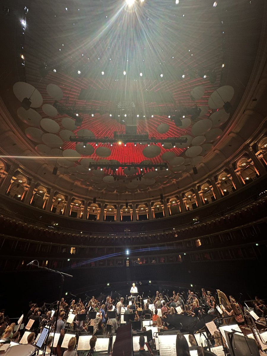 Philchorus's tweet photo. It is quite a busy week for the Philharmonia Chorus! After an amazing Verdi Requiem last night, we are now back at @RoyalAlbertHall performing in 5 shows of ‘The Lord of the Rings: The Two Towers’ with @royalphilorch conducted by Ludwig Wicki. https://t.co/7qj6KcKfTL