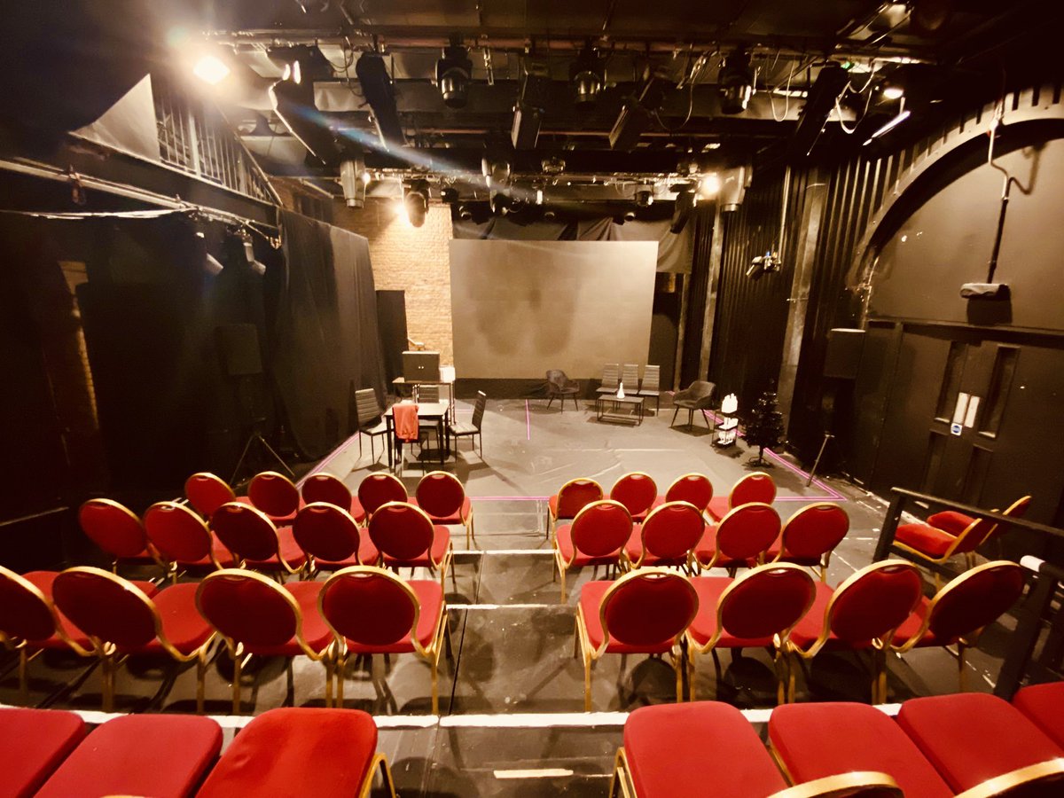 10th - 13th October this little place is empty . I would love to fill it with an event, band or something creative . Please RT .