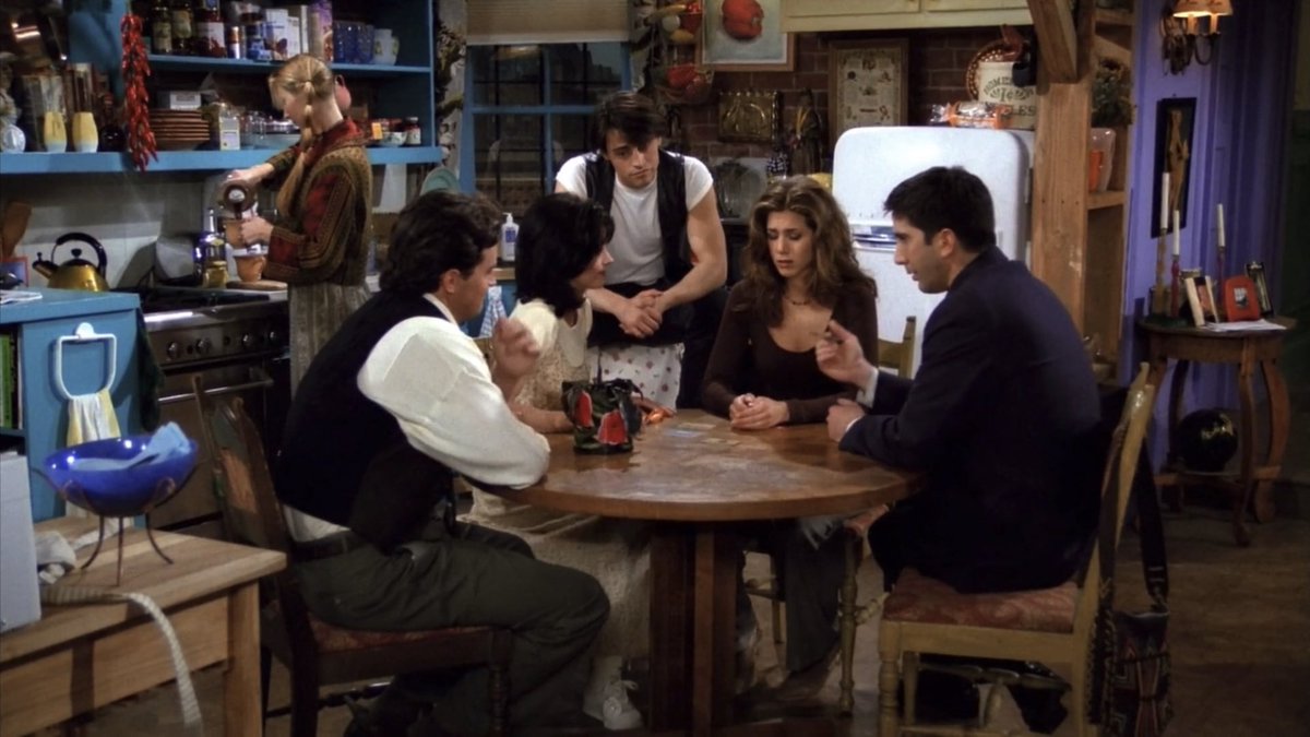 friendscatalog's tweet photo. it's been 29 years since the first episode of friends aired 🫶🏻 https://t.co/3ZLtHrtpBm
