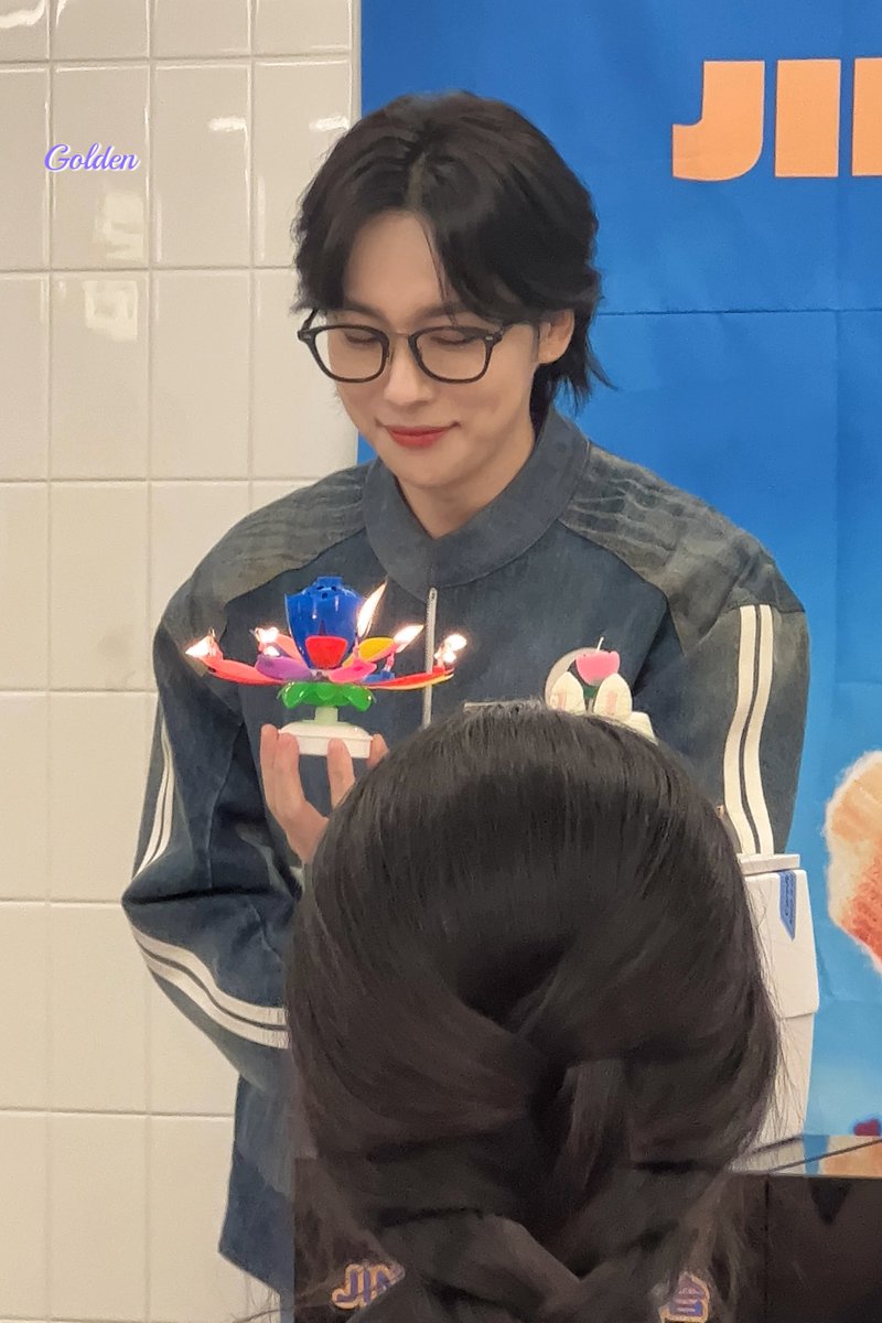 Golden_0817's tweet photo. 230922 오랜만이에요🥹🥹

#위너 #WINNER #김진우 #JINU https://t.co/BP6Y09oNp5
