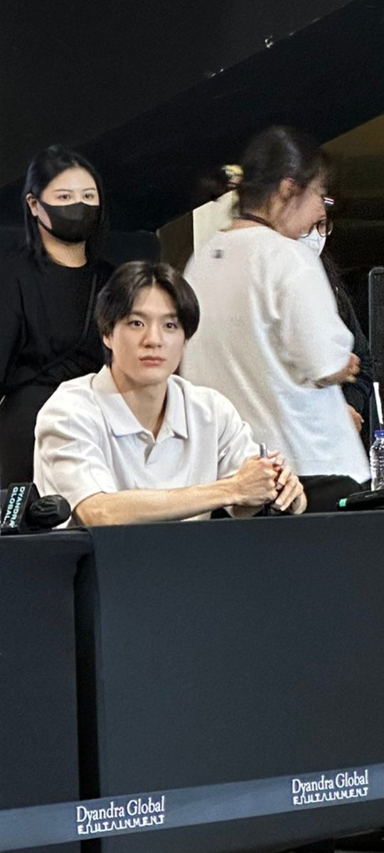 bluebirday_'s tweet image. REK JENO UNREAL REK
NCT DREAM FANSIGN JAKARTA #JENO #NCTDREAM