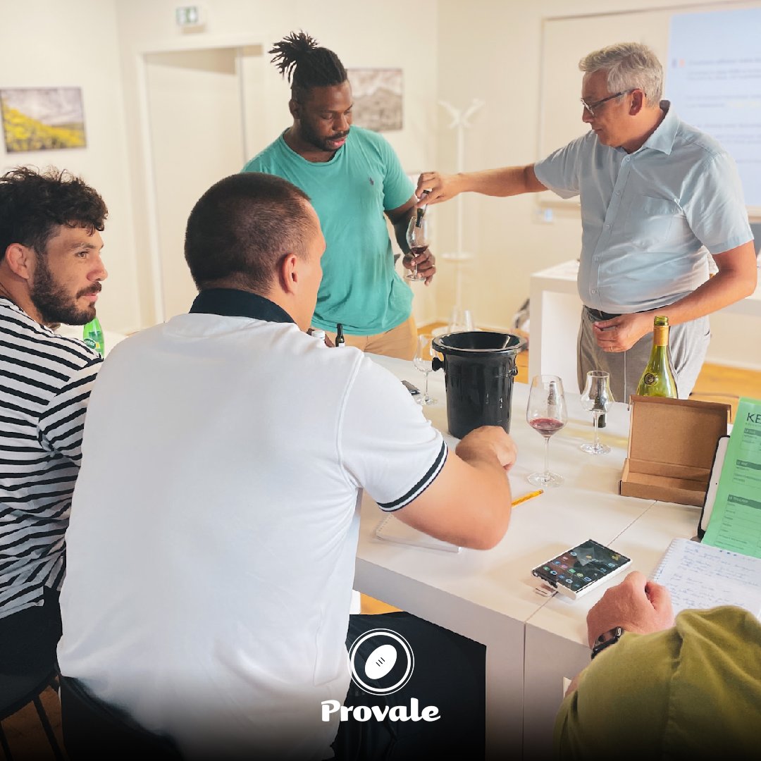 📚🍷Les joueurs de la formation « <a href="/KedgeBS/">KEDGE Business School</a> Bachelor - Spécialisation Vins* » étaient réunis pour le 3ème rassemblement prévu dans le #cursus. 
Bravo à tous pour votre engagement👏
*L’alcool est dangereux pour la santé
 
☎️ Plus d'informations ? Contactez-nous au 05.34.40.07.90