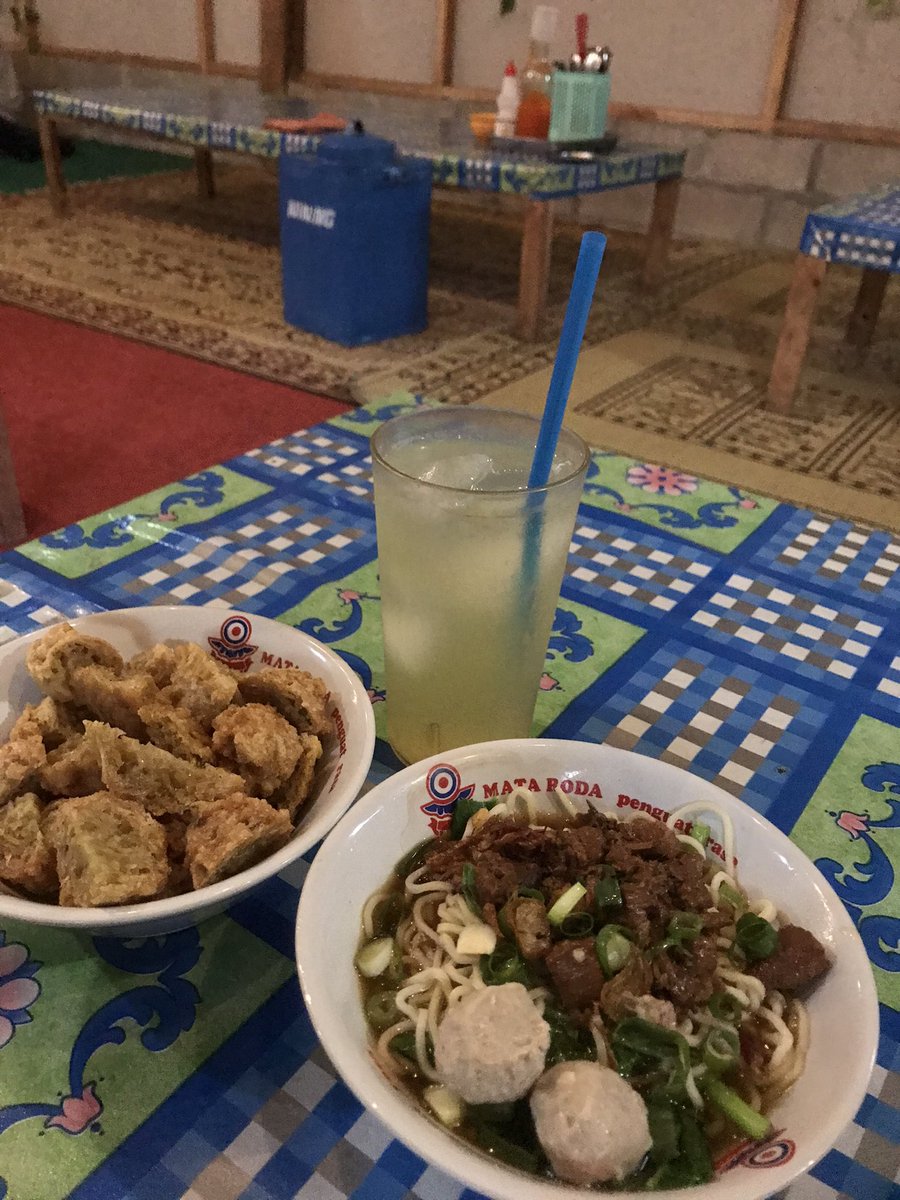 xxpirman's tweet photo. rekomendasi miayam bakso enak dan mblusuk👌✨ 
(bakso goreng e enakkkk💯)

— Bakso mbah bro, potorono
@InfoMieAyamYK https://t.co/M7oloHvI4p