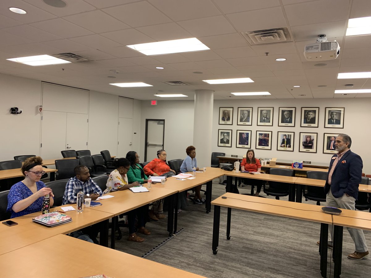 EpfpTexas's tweet photo. To begin Day 1, we are having a warm welcome from Dr. Sanez, Professor and Associate Dean for Student Success, Community Engagement, and Administration, College of Education. A huge thank you @utexascoe for supporting the #TXEPFP fellows and the program! https://t.co/1Fn21yCC95