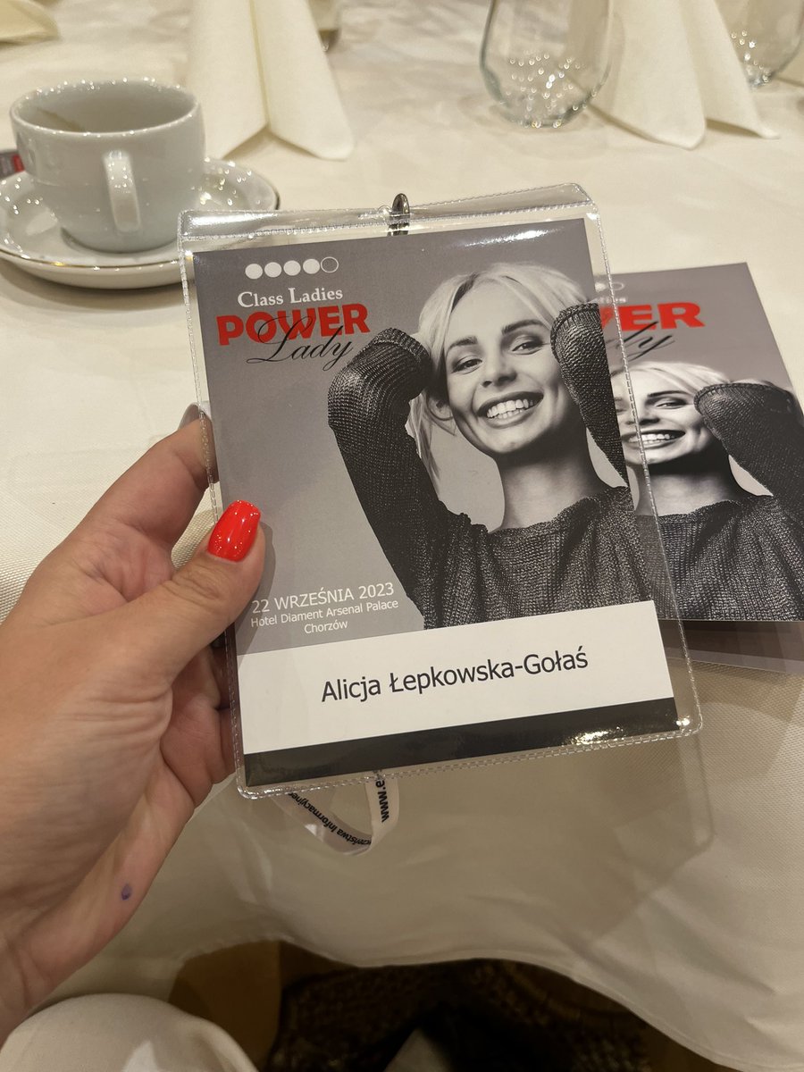 LepkowskaGolas's tweet photo. Na Kongresie @ClassLadiesNGO #PowerLady o tym jak funkcjonują Kobiety-Orkiestry 🔥
O motywacji, o sposobach na sukces, ale i na porażkę, o pokładach energii i wsparciu!
Dziękuję, że mogłam być ✌️♥️ https://t.co/R3NjOwhrLH