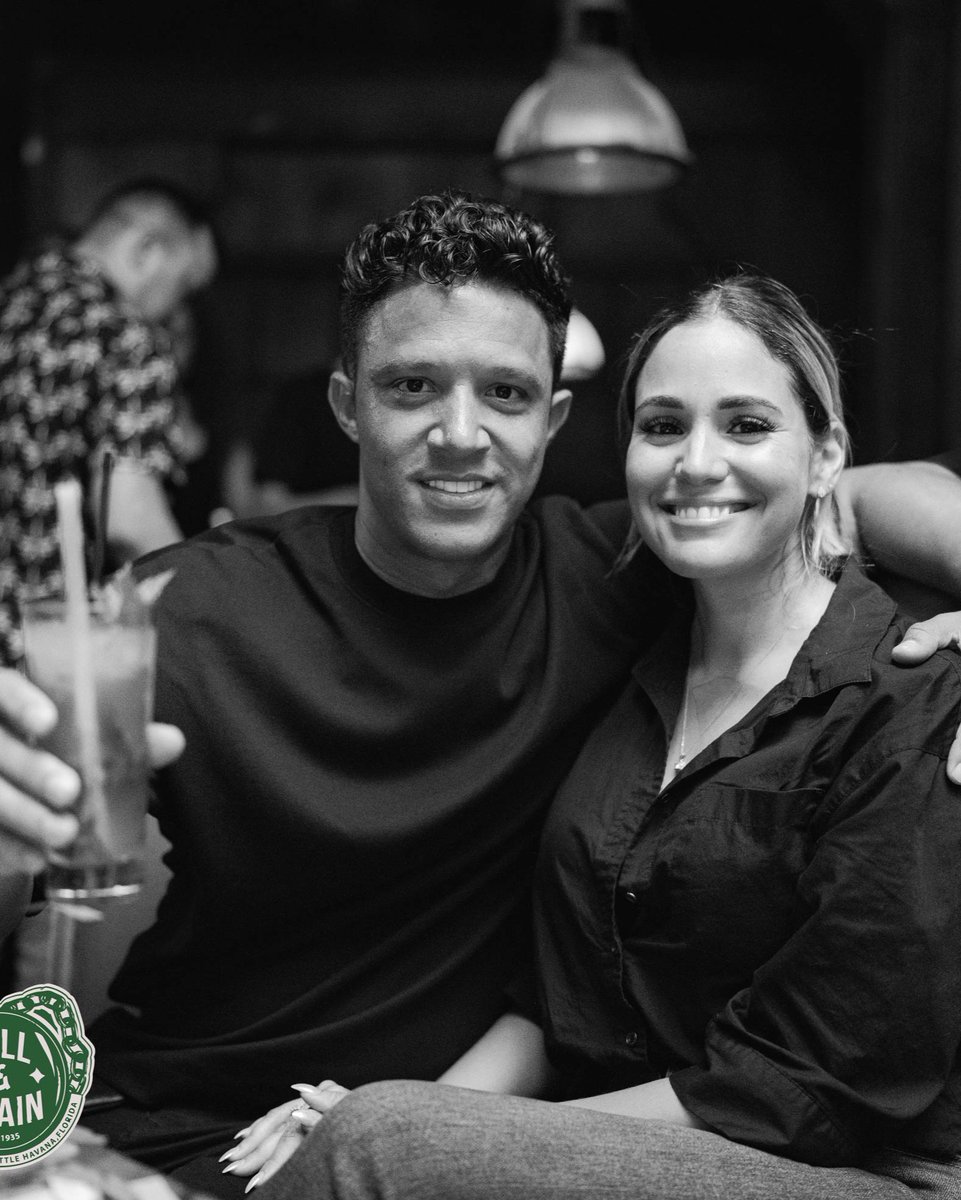 BallAndChainBar's tweet image. TGIF!

TODAY: #LiveSalsa noon to 6 p.m., #LiveJazz 6 to 9, then @MiamiBoheme Night with DJ Ozz + #LiveMusic by Lily &amp;amp; Calixto

TOMORROW: #LaPachanga ft. @DJDanisLaClave &amp;amp; La Linea

#SalseroSunday: @DJJorgeCharun + a FREE #SalsaClass

#supportlocal ballandchainmiami.com 
🍍💚