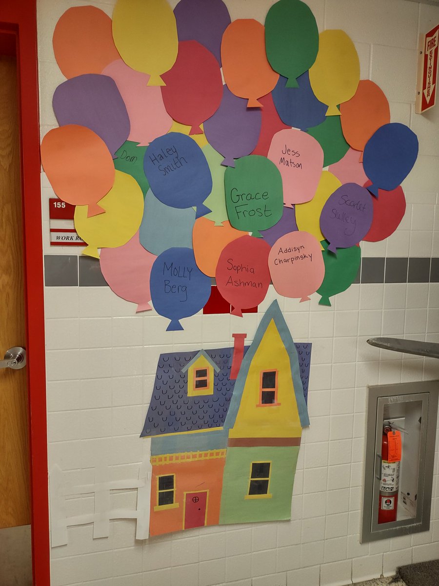 Spirit week hallways for #HOCO23 #warriorpride #hollywood <a href="/CVCSDWarriors/">CV Schools</a> @CvSupt <a href="/CVAsstSupt/">Michelle Feyerabend</a>