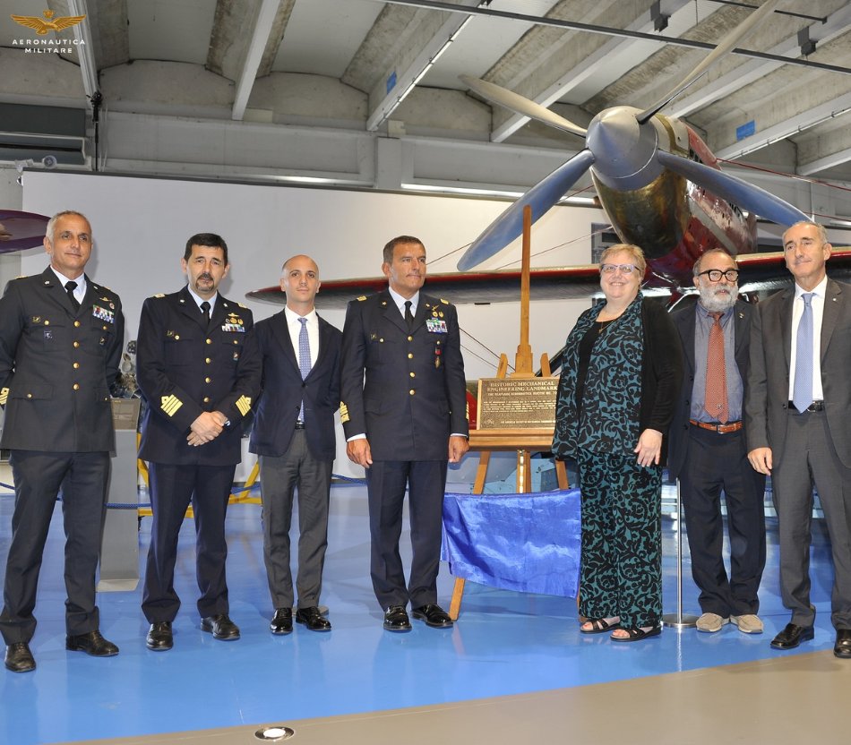 Questa mattina, al Museo Storico dell'#AeronauticaMilitare, è stato consegnato il prestigioso Premio ASME all’idrovolante Macchi MC-72, riconosciuto come uno dei mezzi che hanno contribuito di più allo sviluppo tecnologico aeronautico.
Maggiori dettagli ➡️ bit.ly/45ZgpdL
